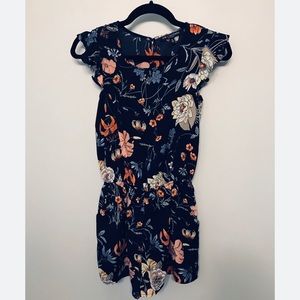 ADORABLE Floral Romper! 😍🌸🌼